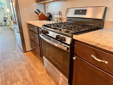 WELCOME HOME to this beautifully maintained 3 bedroom, 2 bath on Pennbrooke Fairways in Florida - for sale on GolfHomes.com, golf home, golf lot