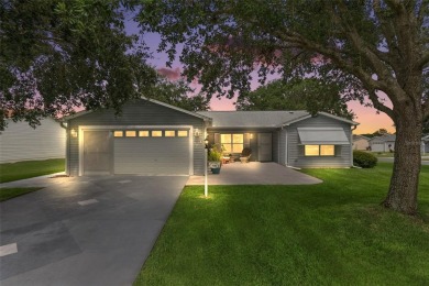FANTASTIC TURNKEY 3/2 Amarillo with SPACIOUS UNDER-AIR BONUS on The Links of Spruce Creek in Florida - for sale on GolfHomes.com, golf home, golf lot