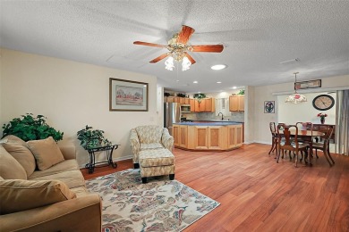 FANTASTIC TURNKEY 3/2 Amarillo with SPACIOUS UNDER-AIR BONUS on The Links of Spruce Creek in Florida - for sale on GolfHomes.com, golf home, golf lot