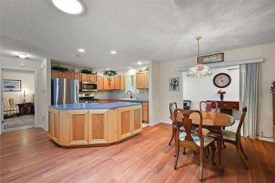 FANTASTIC TURNKEY 3/2 Amarillo with SPACIOUS UNDER-AIR BONUS on The Links of Spruce Creek in Florida - for sale on GolfHomes.com, golf home, golf lot