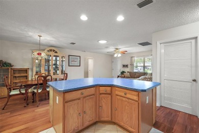 FANTASTIC TURNKEY 3/2 Amarillo with SPACIOUS UNDER-AIR BONUS on The Links of Spruce Creek in Florida - for sale on GolfHomes.com, golf home, golf lot