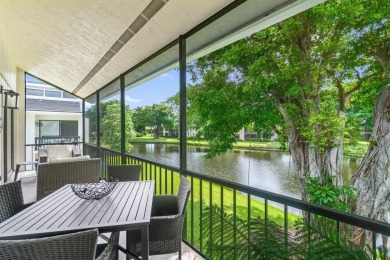 Boca West Beauty. This stunning 1,680 sq. ft 3/2.5 in Willow on Boca West Golf and Country Club in Florida - for sale on GolfHomes.com, golf home, golf lot