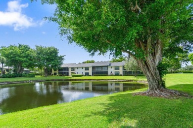 Boca West Beauty. This stunning 1,680 sq. ft 3/2.5 in Willow on Boca West Golf and Country Club in Florida - for sale on GolfHomes.com, golf home, golf lot