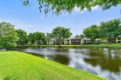 Boca West Beauty. This stunning 1,680 sq. ft 3/2.5 in Willow on Boca West Golf and Country Club in Florida - for sale on GolfHomes.com, golf home, golf lot