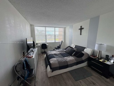 (55+ community) Beautiful 2/2 unit in excellent condition with on Pembroke Lakes Golf Club in Florida - for sale on GolfHomes.com, golf home, golf lot