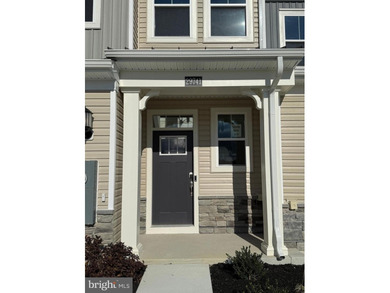 MOVE IN READY!  This Madison villa-style home offers an on Plantation Lakes Golf and Country Club in Delaware - for sale on GolfHomes.com, golf home, golf lot