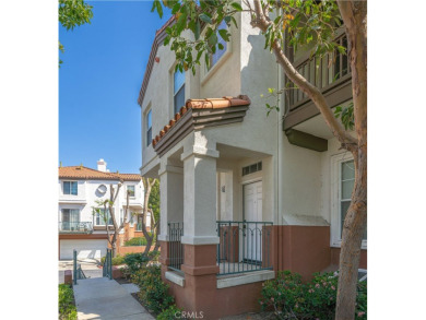 Welcome to this exquisite 2-bedroom, 2.5-bathroom townhome on Tustin Ranch Golf Club in California - for sale on GolfHomes.com, golf home, golf lot