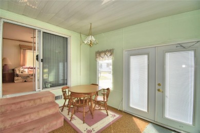 Welcome to West View Ridge Unit H54 in Haines City. This 55+ on Southern Dunes Golf and Country Club in Florida - for sale on GolfHomes.com, golf home, golf lot