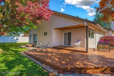 BRAND NEW FURNACE AND AC! Spacious single level home with 20' x on Hayden Lake Country Club in Idaho - for sale on GolfHomes.com, golf home, golf lot