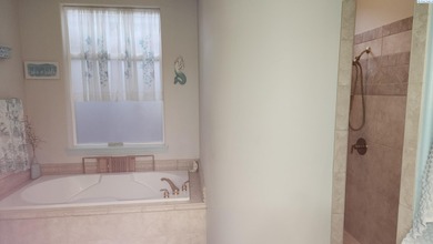 MLS# 289958 Welcome to this stunning single-family home located on Canyon Lakes Golf Course in Washington - for sale on GolfHomes.com, golf home, golf lot