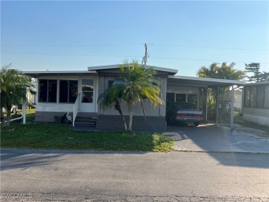 TAMIAMI VILLAGE!! Beautiful home in Tamiami Village. PARK on Six Lakes Country Club in Florida - for sale on GolfHomes.com, golf home, golf lot