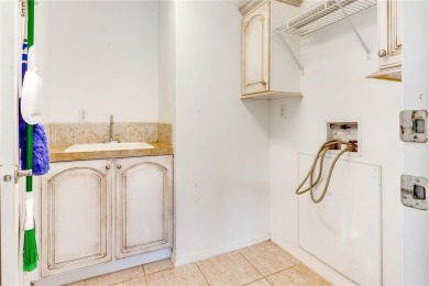 Immaculate 3/2 Split plan. Move In Ready with furnishings. New on Zellwood Station Country Club in Florida - for sale on GolfHomes.com, golf home, golf lot