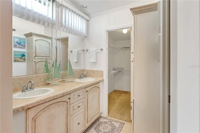 Immaculate 3/2 Split plan. Move In Ready with furnishings. New on Zellwood Station Country Club in Florida - for sale on GolfHomes.com, golf home, golf lot