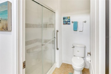Immaculate 3/2 Split plan. Move In Ready with furnishings. New on Zellwood Station Country Club in Florida - for sale on GolfHomes.com, golf home, golf lot