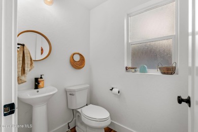 Welcome to The Retreat at Bay Trail community! This beautifully on Sandpoint Elks Golf Course in Idaho - for sale on GolfHomes.com, golf home, golf lot