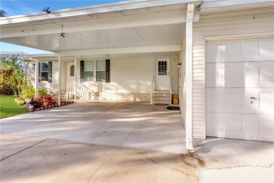 Immaculate 3/2 Split plan. Move In Ready with furnishings. New on Zellwood Station Country Club in Florida - for sale on GolfHomes.com, golf home, golf lot