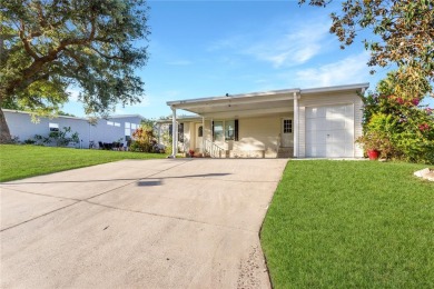 Immaculate 3/2 Split plan. Move In Ready with furnishings. New on Zellwood Station Country Club in Florida - for sale on GolfHomes.com, golf home, golf lot