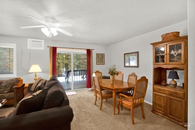Quaint, adorable, furnished townhouse with attached garage on Terrace Lakes Golf Resort in Idaho - for sale on GolfHomes.com, golf home, golf lot