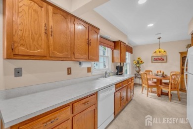 Tasteful & elegant 2BR/2BA Pennsylvania II model, with 1700 sq on Rossmoor Golf Club in New Jersey - for sale on GolfHomes.com, golf home, golf lot