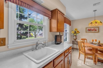 Tasteful & elegant 2BR/2BA Pennsylvania II model, with 1700 sq on Rossmoor Golf Club in New Jersey - for sale on GolfHomes.com, golf home, golf lot