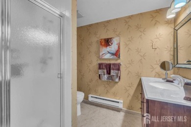 Tasteful & elegant 2BR/2BA Pennsylvania II model, with 1700 sq on Rossmoor Golf Club in New Jersey - for sale on GolfHomes.com, golf home, golf lot