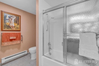 Tasteful & elegant 2BR/2BA Pennsylvania II model, with 1700 sq on Rossmoor Golf Club in New Jersey - for sale on GolfHomes.com, golf home, golf lot
