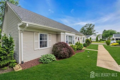 Tasteful & elegant 2BR/2BA Pennsylvania II model, with 1700 sq on Rossmoor Golf Club in New Jersey - for sale on GolfHomes.com, golf home, golf lot