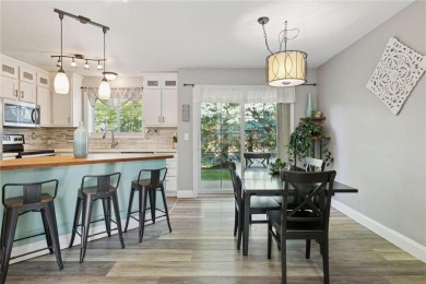 Don't miss this delightful 2BR/2BA Inver Grove Heights townhome! on Arbor Pointe Golf Club in Minnesota - for sale on GolfHomes.com, golf home, golf lot