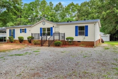 Lakeside Retreat in Tanglewood Shores! Welcome to your getaway on Tanglewood Shores Golf Club in Virginia - for sale on GolfHomes.com, golf home, golf lot