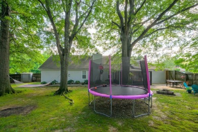 Golf Course Living! Fenced yard. Enjoy single-level living with on Stonebridge Golf Club in Tennessee - for sale on GolfHomes.com, golf home, golf lot