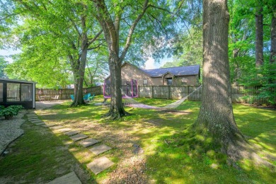 Golf Course Living! Fenced yard. Enjoy single-level living with on Stonebridge Golf Club in Tennessee - for sale on GolfHomes.com, golf home, golf lot