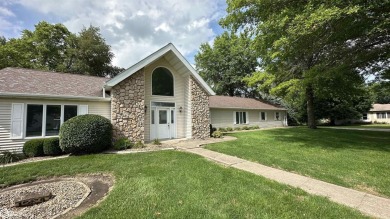 Beautiful ranch home located just off the 9th green of Prairie on Prairie Knolls Country Club in Iowa - for sale on GolfHomes.com, golf home, golf lot