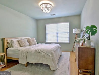 Lakefront Living in the Heart of Peachtree City! Enjoy the ease on Canongate At Flat Creek Club in Georgia - for sale on GolfHomes.com, golf home, golf lot