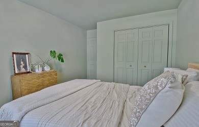 Lakefront Living in the Heart of Peachtree City! Enjoy the ease on Canongate At Flat Creek Club in Georgia - for sale on GolfHomes.com, golf home, golf lot