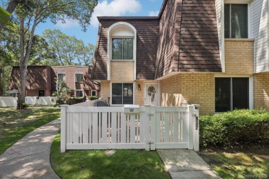 Move right into this 3 bedroom, 2.5 bath end-unit condo in a on Blue Ridge Golf Club in New York - for sale on GolfHomes.com, golf home, golf lot