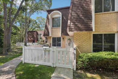Move right into this 3 bedroom, 2.5 bath end-unit condo in a on Blue Ridge Golf Club in New York - for sale on GolfHomes.com, golf home, golf lot