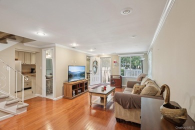 Move right into this 3 bedroom, 2.5 bath end-unit condo in a on Blue Ridge Golf Club in New York - for sale on GolfHomes.com, golf home, golf lot