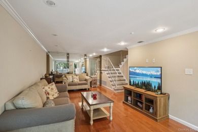 Move right into this 3 bedroom, 2.5 bath end-unit condo in a on Blue Ridge Golf Club in New York - for sale on GolfHomes.com, golf home, golf lot