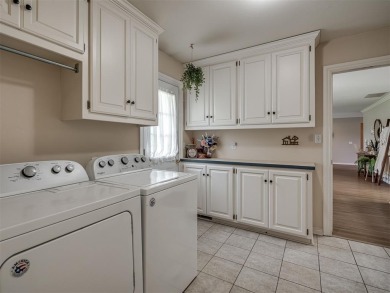 Beautiful Golf Course Home in Cedar Valley: 3 Bed + 2.5 Baths + on Cedar Valley Golf Club in Oklahoma - for sale on GolfHomes.com, golf home, golf lot