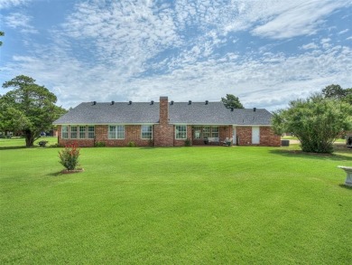 Beautiful Golf Course Home in Cedar Valley: 3 Bed + 2.5 Baths + on Cedar Valley Golf Club in Oklahoma - for sale on GolfHomes.com, golf home, golf lot