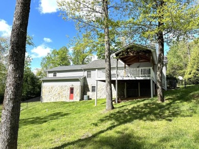 Exceptional home in Skyland Lakes Golf Club Resort right off the on Skyland Lakes Golf Course in Virginia - for sale on GolfHomes.com, golf home, golf lot