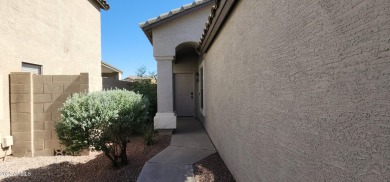 Beautifully propery in an excellent area of San Tan Valley on The Golf Club At Johnson Ranch in Arizona - for sale on GolfHomes.com, golf home, golf lot