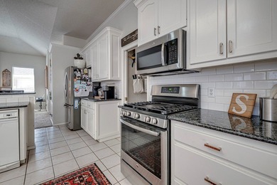 GREAT FIND IN GREEN TREE NORTH!! THIS ABSOLUTELY ADORABLE 4 on Green Tree Country Club in Texas - for sale on GolfHomes.com, golf home, golf lot