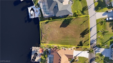 Looking for a SAIL-BOAT READY, GULF ACCESS, WATERFRONT lot? on Royal Tee Country Club in Florida - for sale on GolfHomes.com, golf home, golf lot