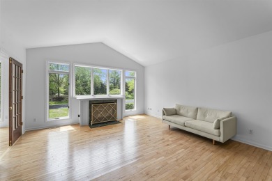 Show 5/28. Located in the private gated Bishops Bay community in on Bishops Bay Country Club in Wisconsin - for sale on GolfHomes.com, golf home, golf lot