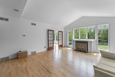 Show 5/28. Located in the private gated Bishops Bay community in on Bishops Bay Country Club in Wisconsin - for sale on GolfHomes.com, golf home, golf lot