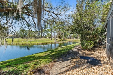 Stunning Renovated Townhouse in Spruce Creek Fly-In

This on Spruce Creek Golf Club in Florida - for sale on GolfHomes.com, golf home, golf lot