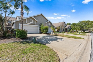 Stunning Renovated Townhouse in Spruce Creek Fly-In

This on Spruce Creek Golf Club in Florida - for sale on GolfHomes.com, golf home, golf lot