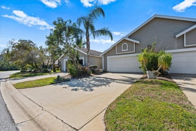 Stunning Renovated Townhouse in Spruce Creek Fly-In

This on Spruce Creek Golf Club in Florida - for sale on GolfHomes.com, golf home, golf lot