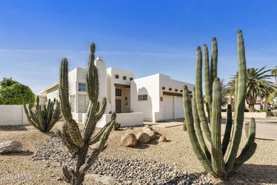 Golf course living at its best in this 2BR, 2BA plus golf cart on Cottonwood Country Club in Arizona - for sale on GolfHomes.com, golf home, golf lot